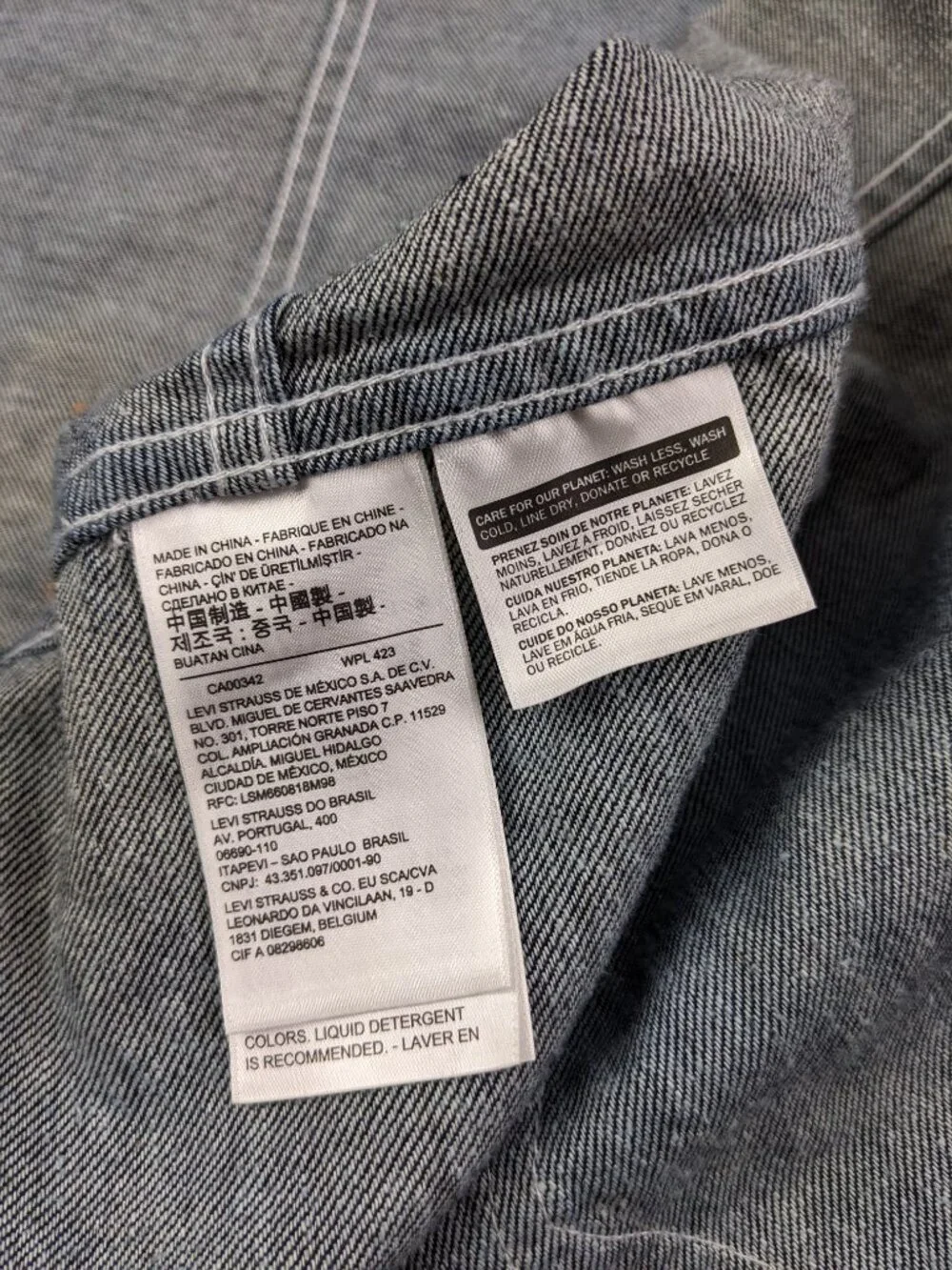 Levi's Upside-Downable Trucker in Rinse Convertible Denim Jean Jacket S/M